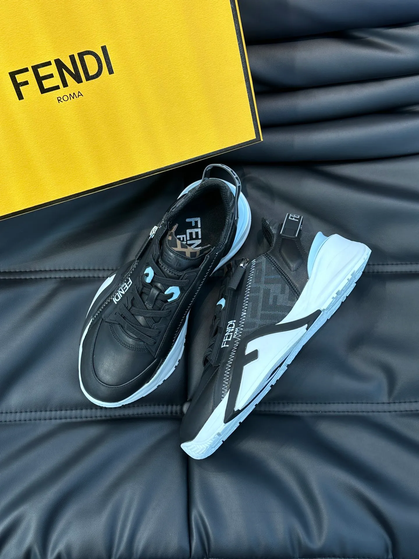 Men's shoes 💰p560 "Fend*" new men's casual sports shoes, equipped with elastic straps, side zippers, and corrugated soles engraved with F. Embossed Fendi Flow lettering on the heel. Made of technical fabric and a mix of blue and suede. Decorated with Lycra® details. FF graphic tongue. Ultra-light and wear-resistant EVA sole. Size: 38-44